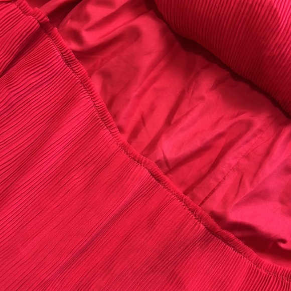 Mac Duggal Sleeveless Ruffle Tiered V-Neck Gown in Red style 49054, SIZE 2 - Picture 12 of 13